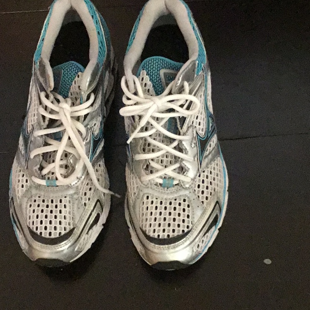 Running shoes